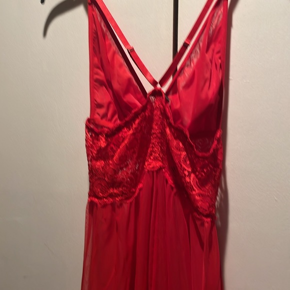 Bright red negligee by AvidLove. Lace bodice with open front panel. Size medium. - Picture 3 of 5